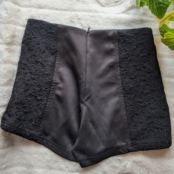 Black SUPRÉ Shorts XS - Picture 3 of 7